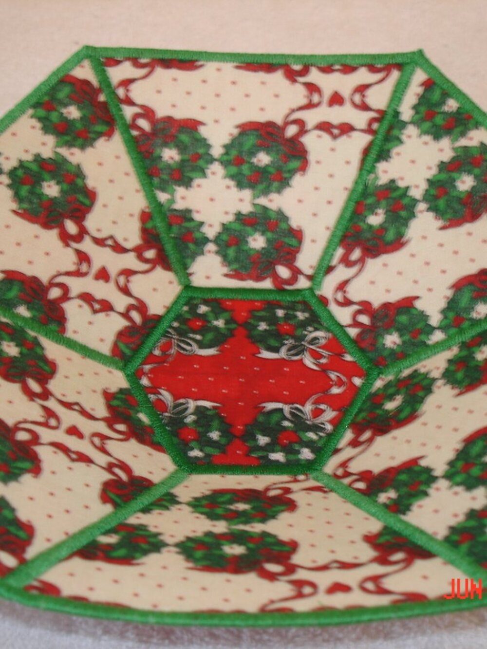 Reversible Cloth Straight Hexagon Shaped Bowl Christmas Wreaths Ribbon Red Green